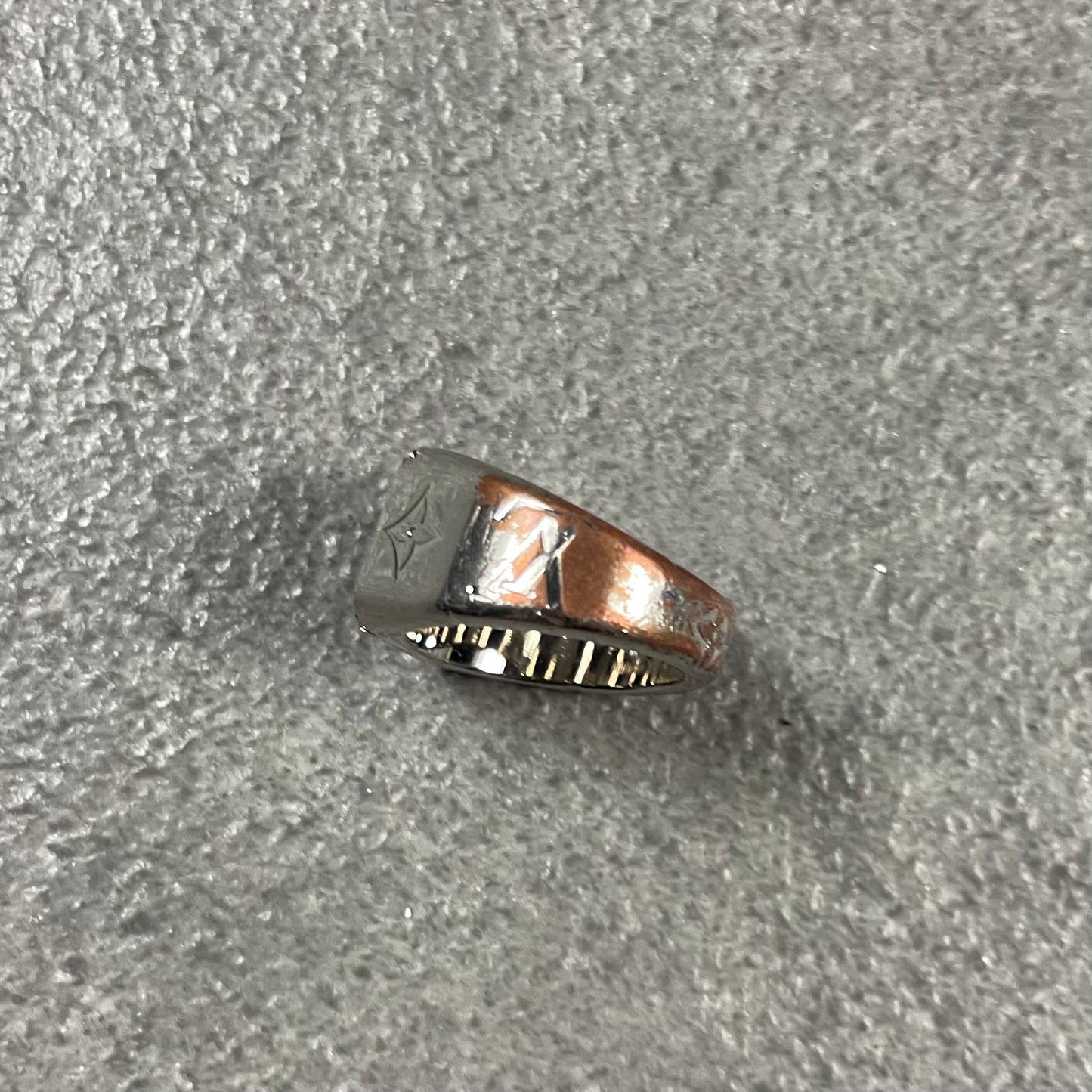 Louis Vuitton Classic Ring (M)