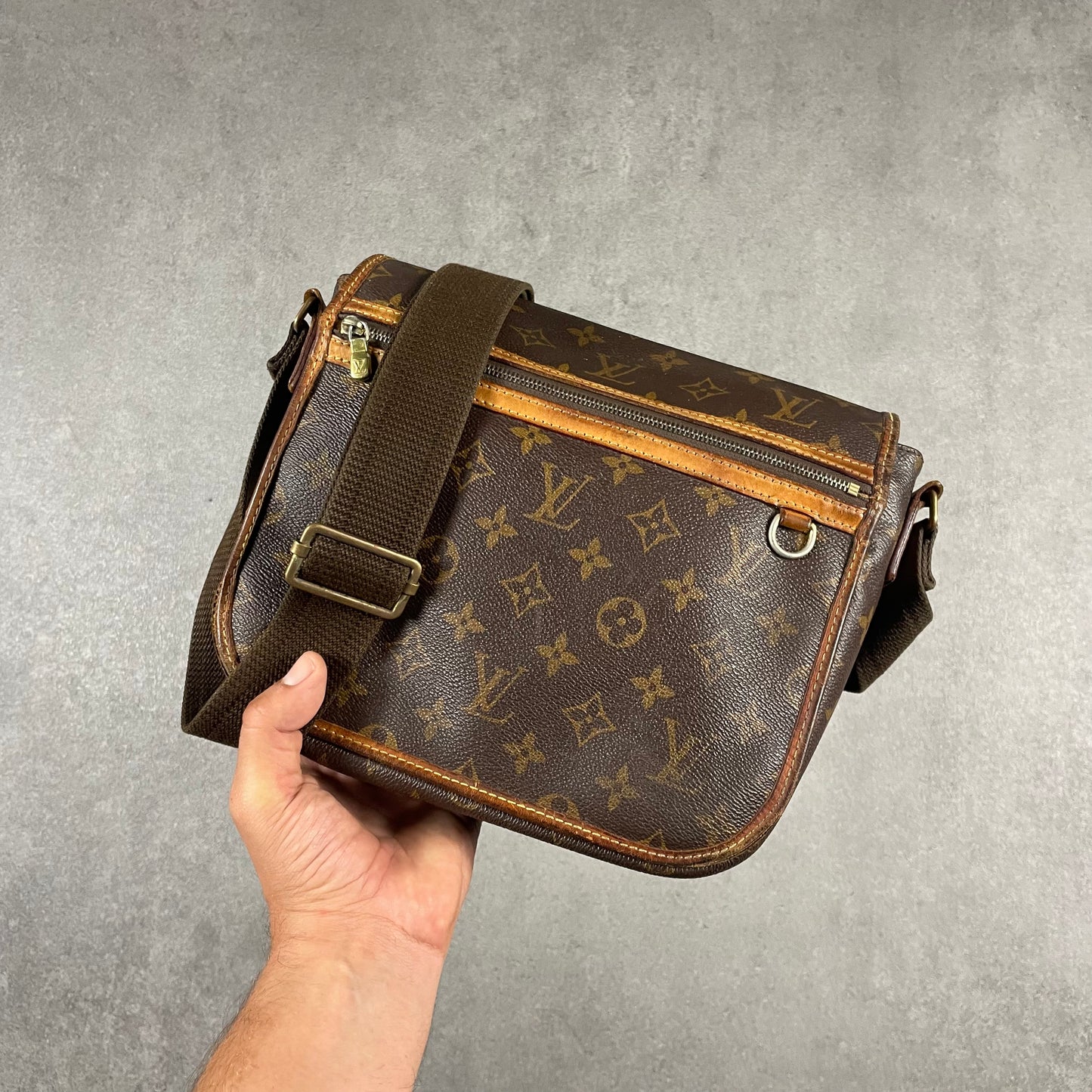 Louis Vuitton Messenger Bag