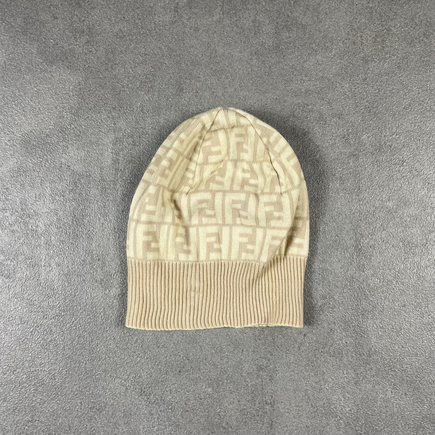 Fendi Set : Beanie & Scarf