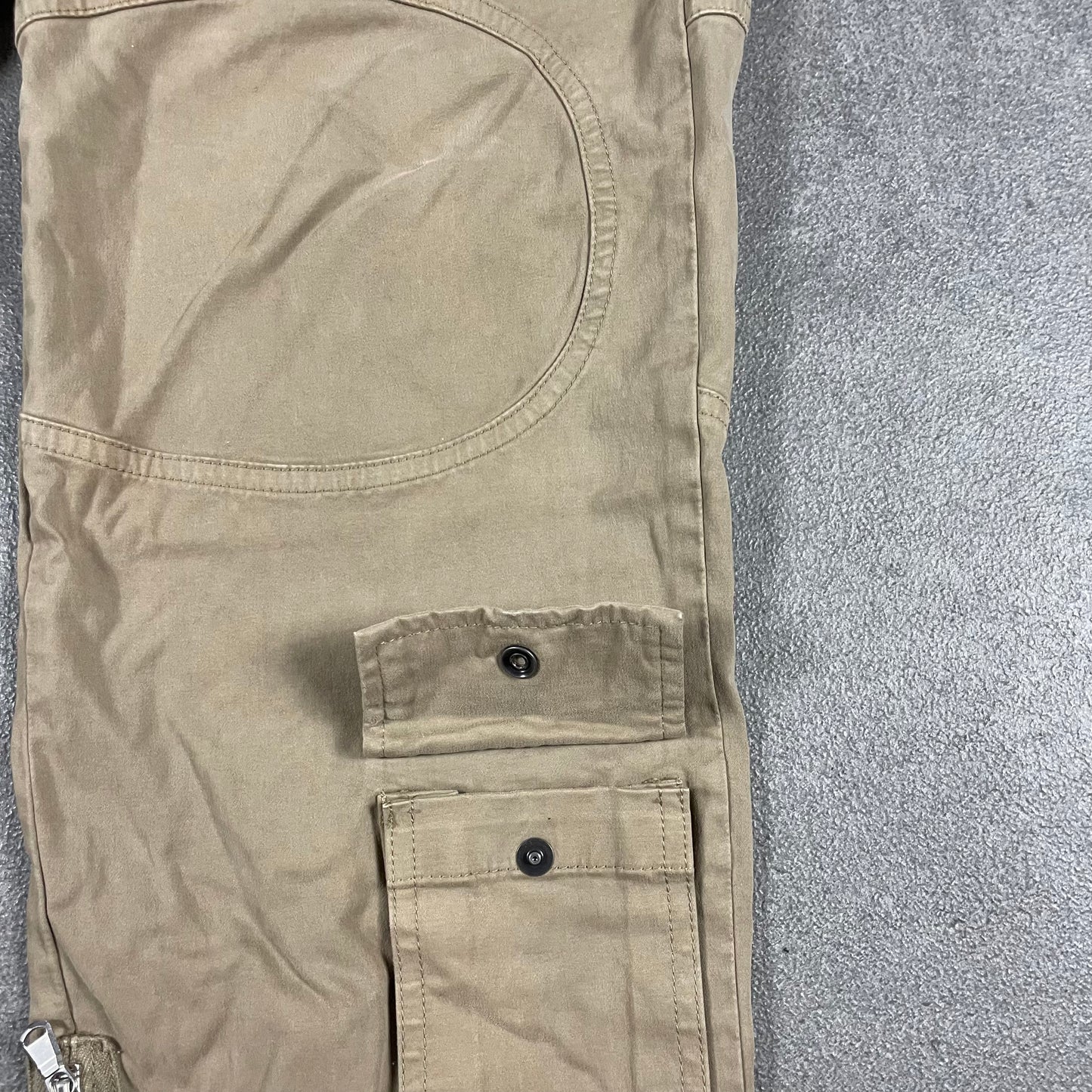 Burberry Cargo Pants (L)