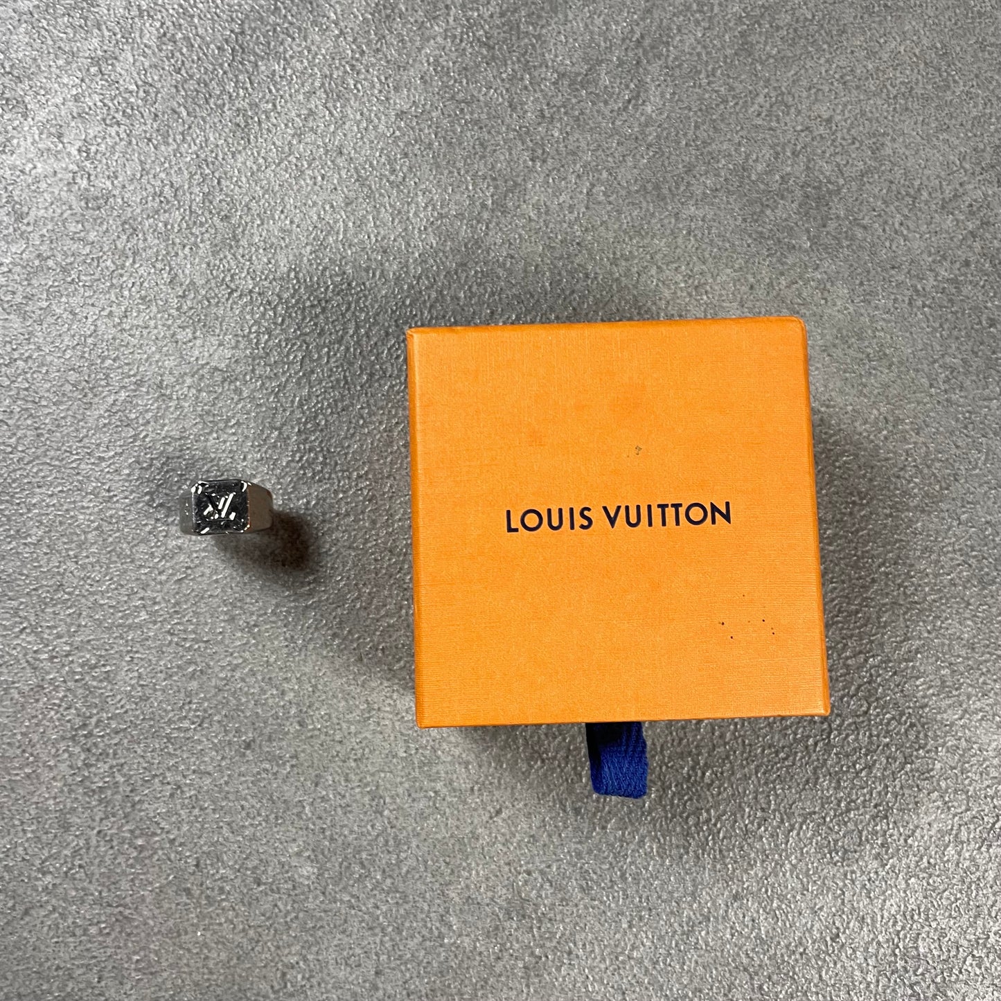 Louis Vuitton Classic Ring (M)