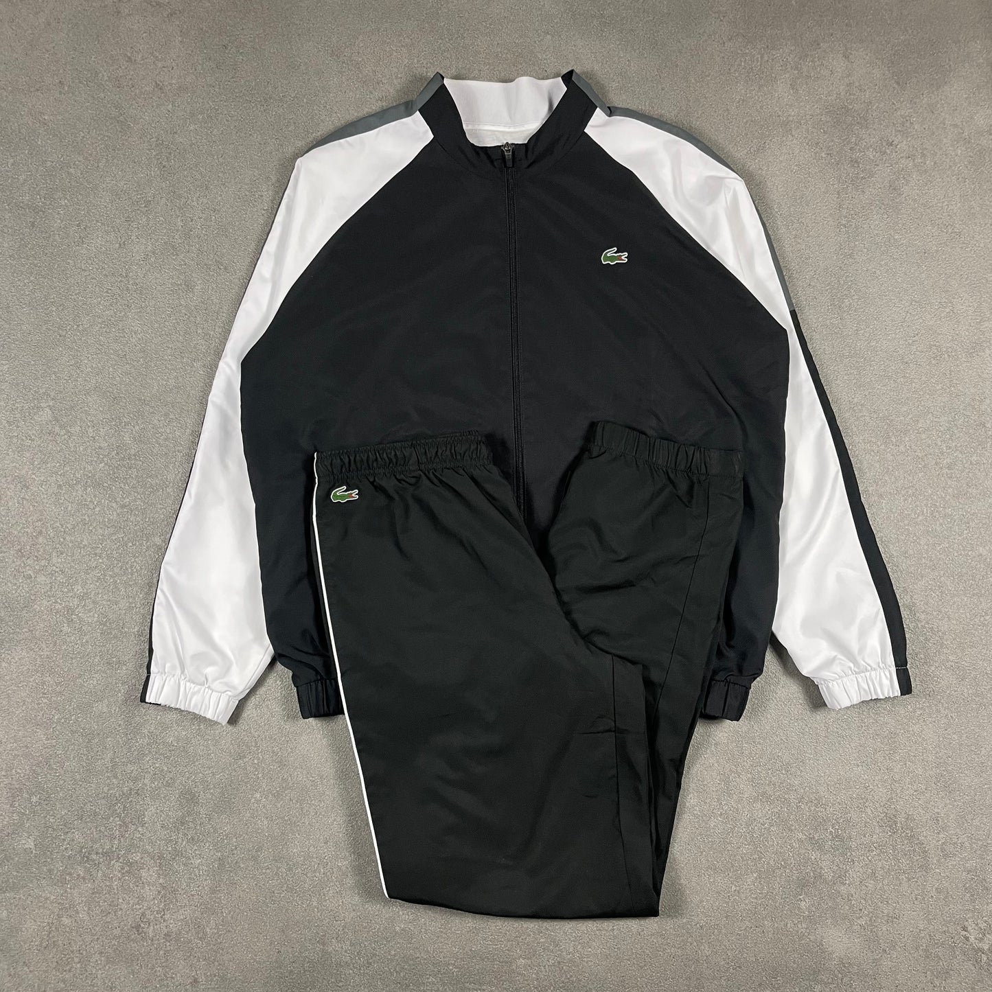 Lacoste Tracksuit (L-XL)