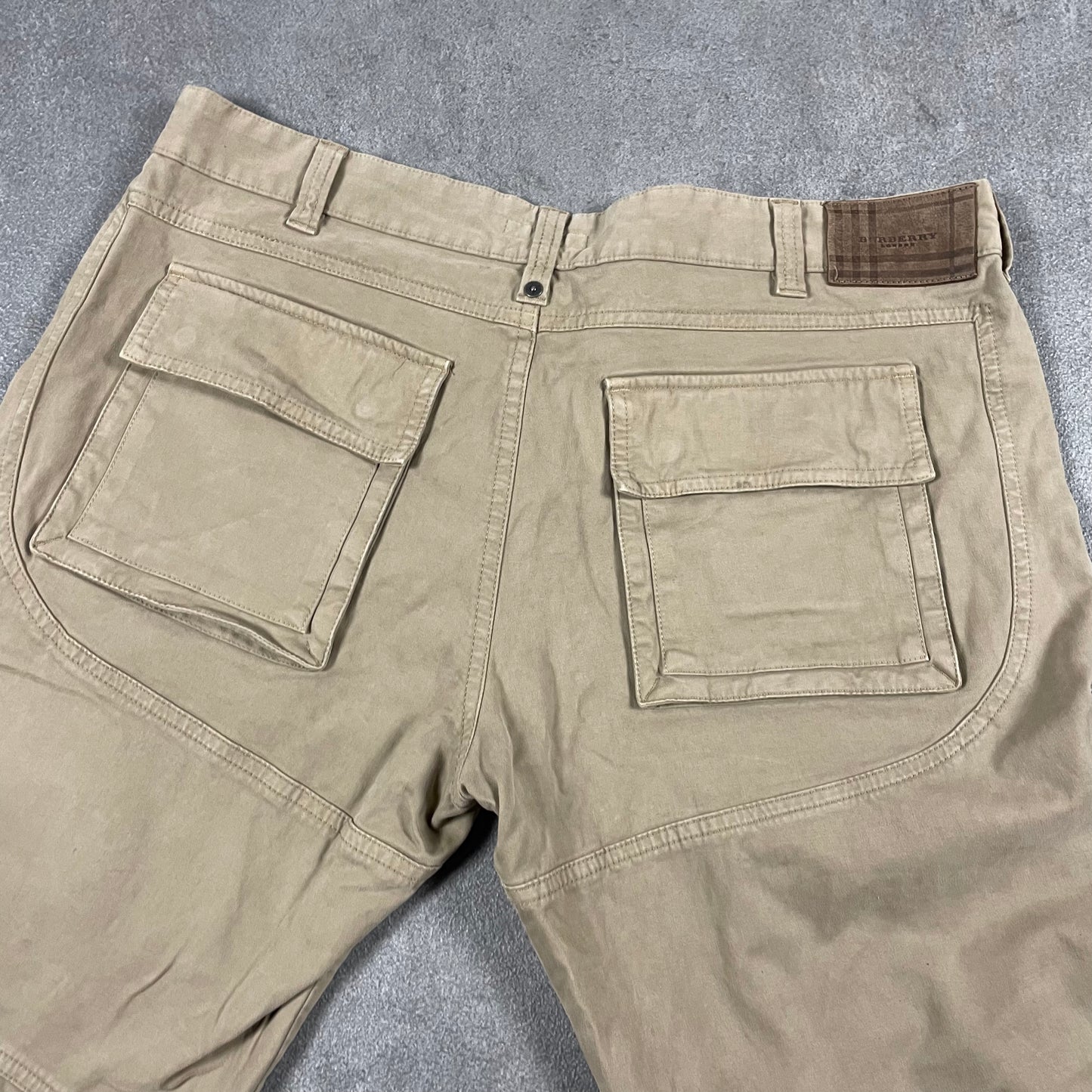 Burberry Cargo Pants (L)