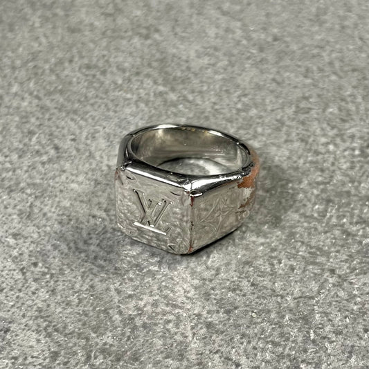 Louis Vuitton Classic Ring (M)