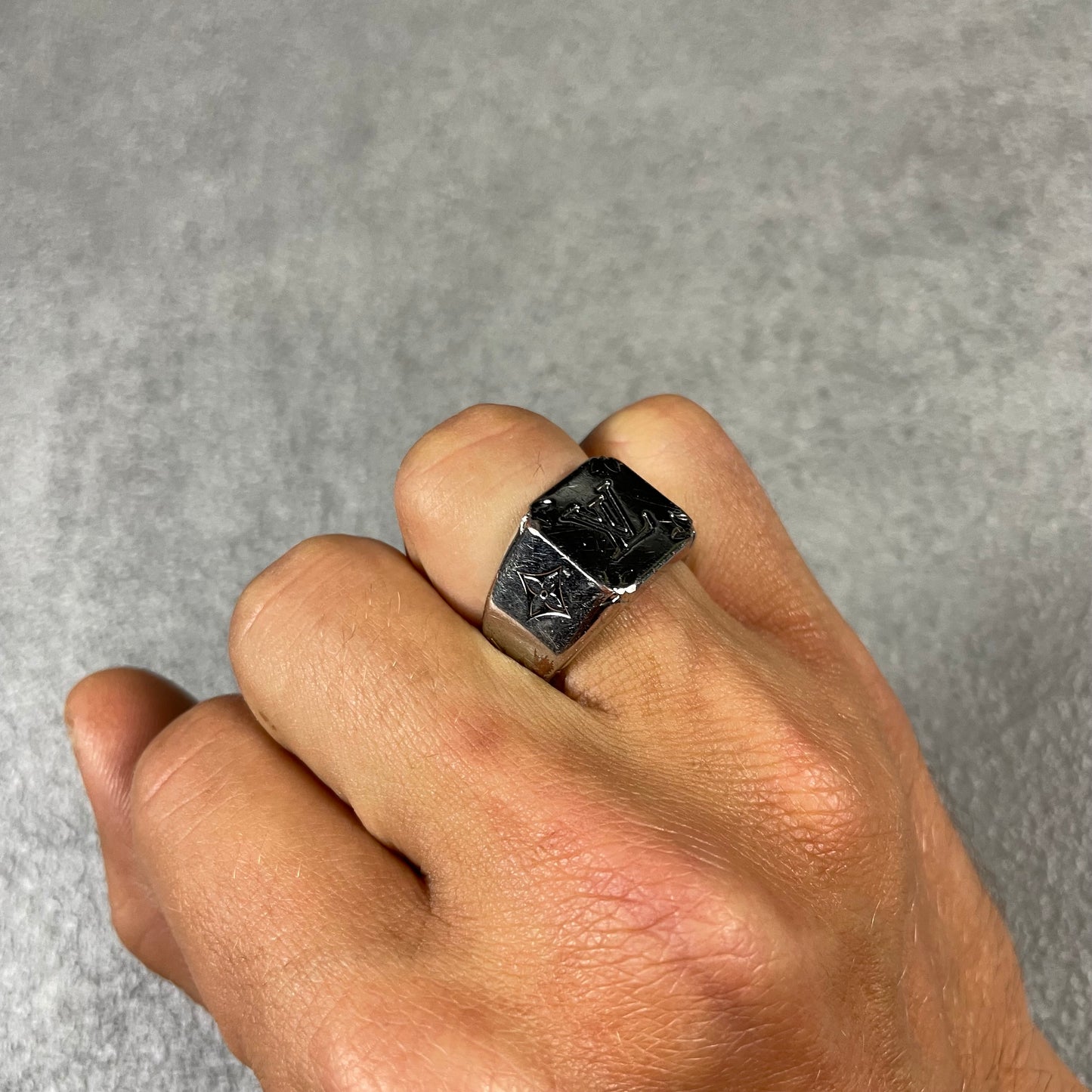 Louis Vuitton Classic Ring (M)