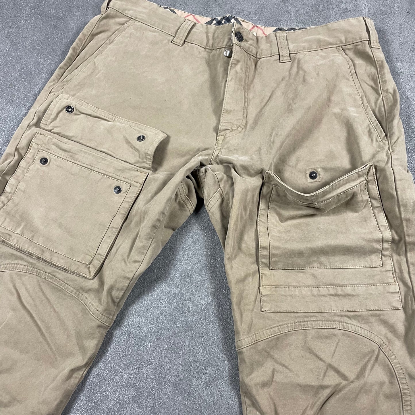 Burberry Cargo Pants (L)