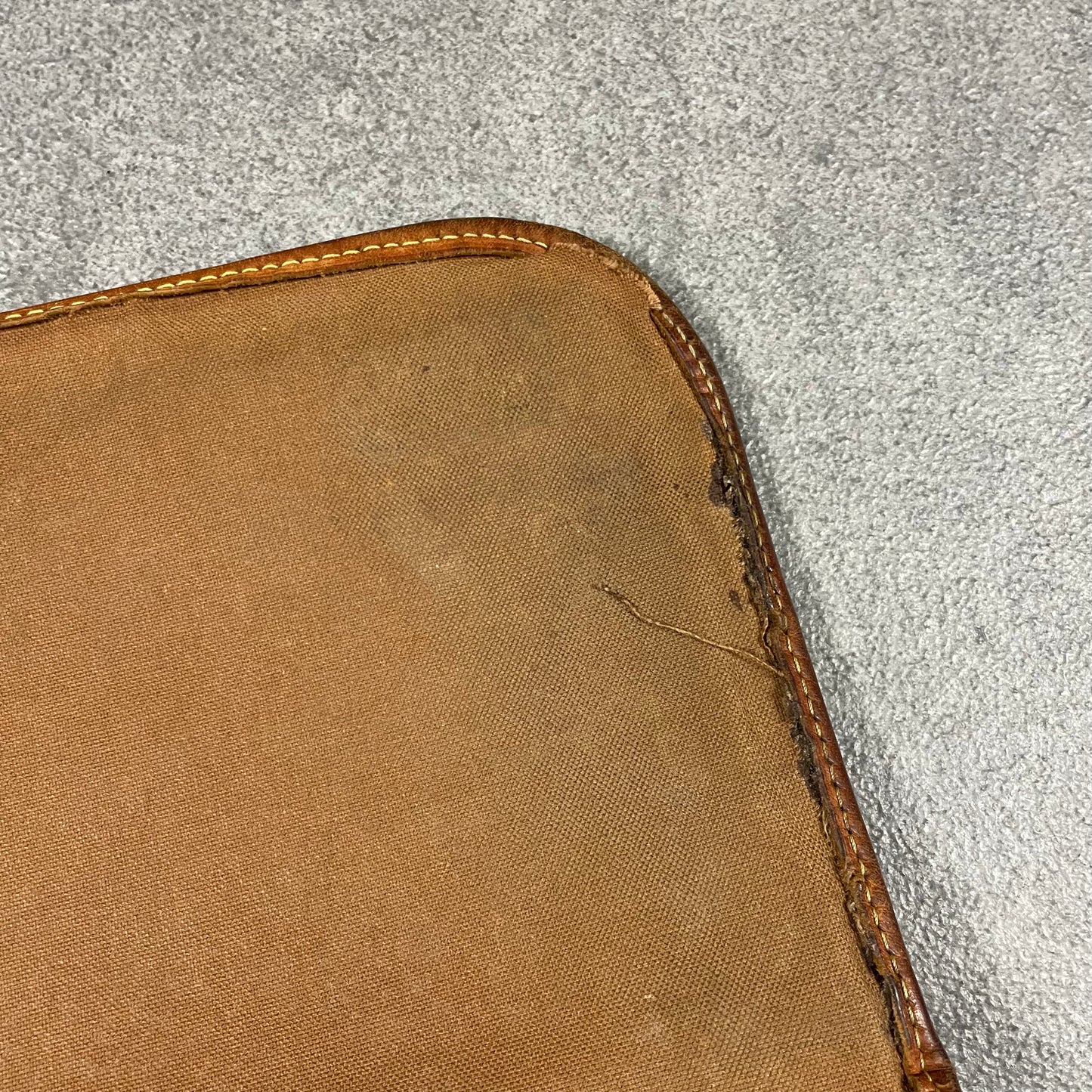 Louis Vuitton Messenger Bag