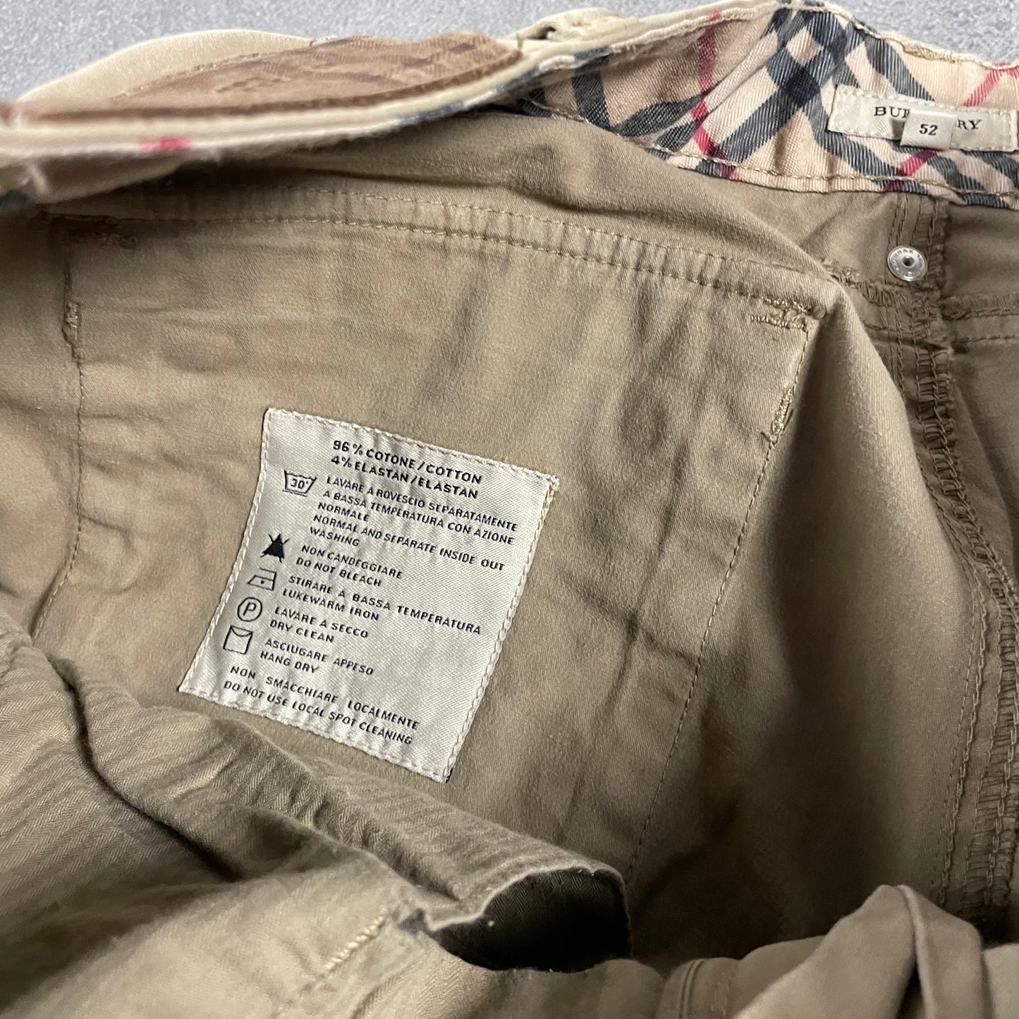 Burberry Cargo Pants (L)