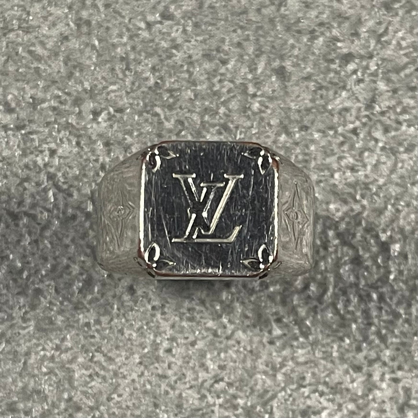 Louis Vuitton Ring (M)