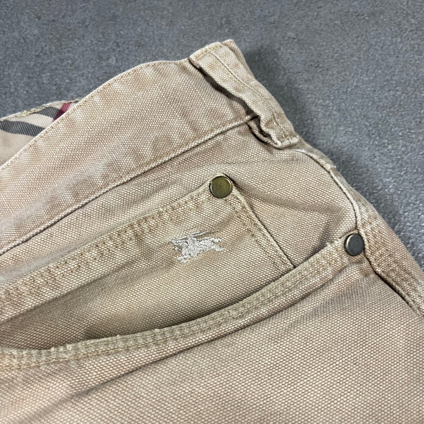 Burberry Chino Pants (L)