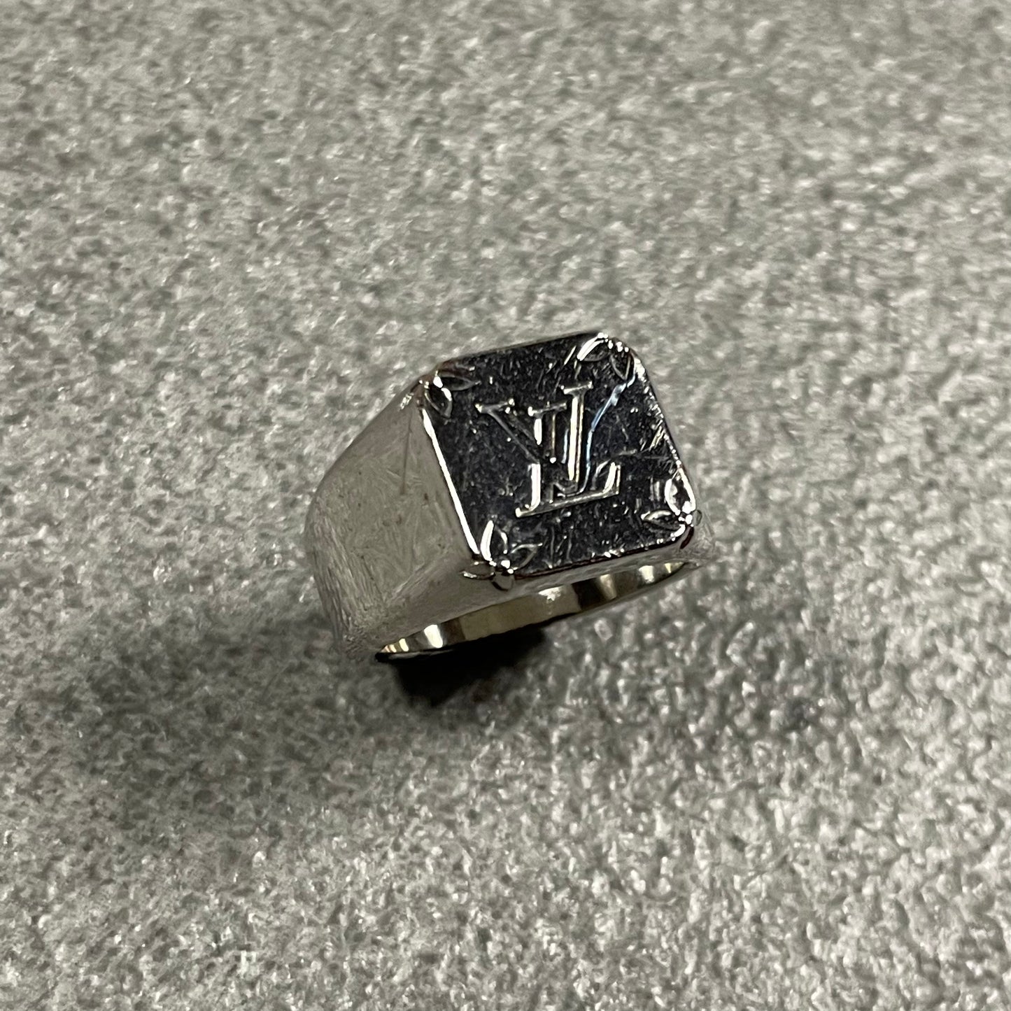 Louis Vuitton Classic Ring