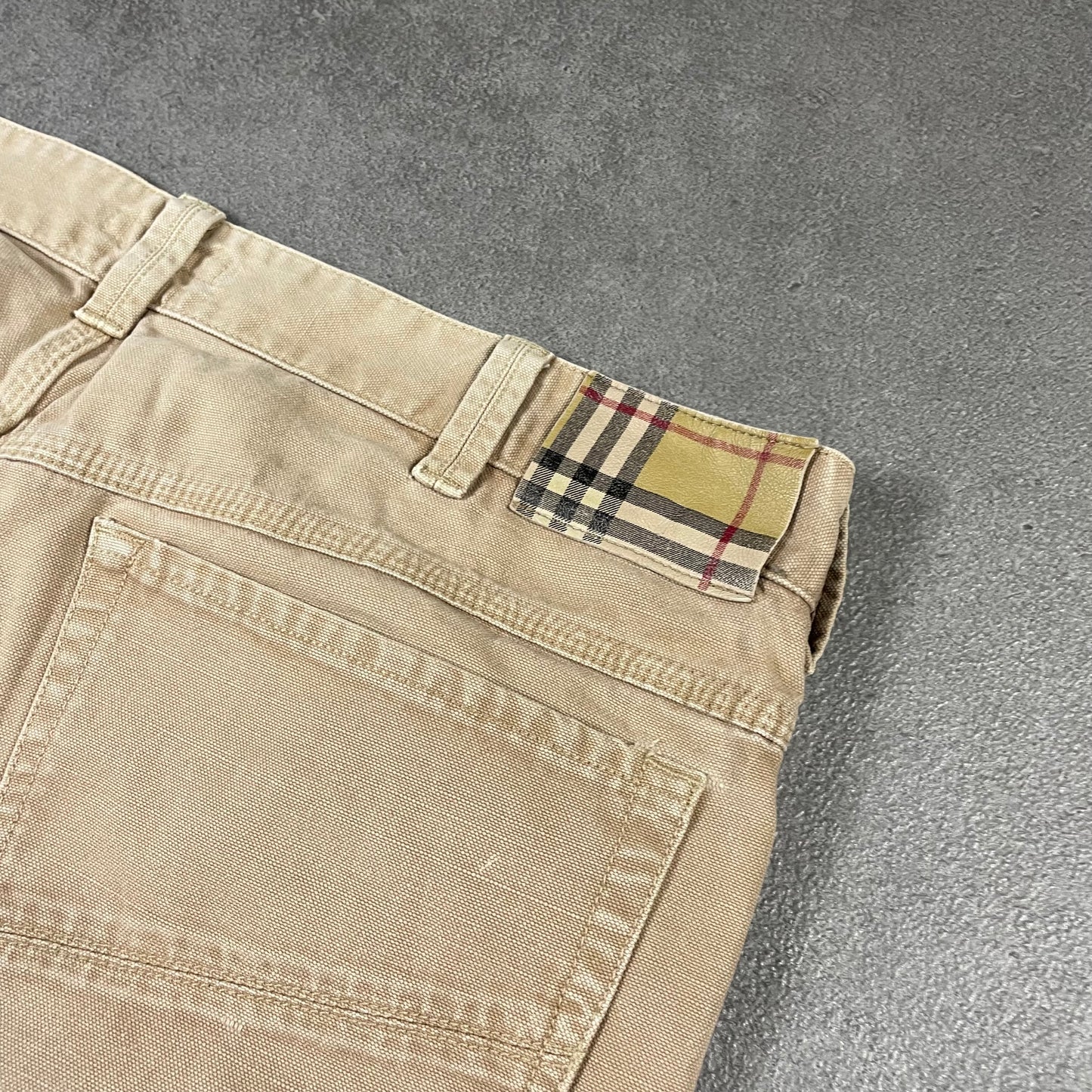 Burberry Chino Pants (L)