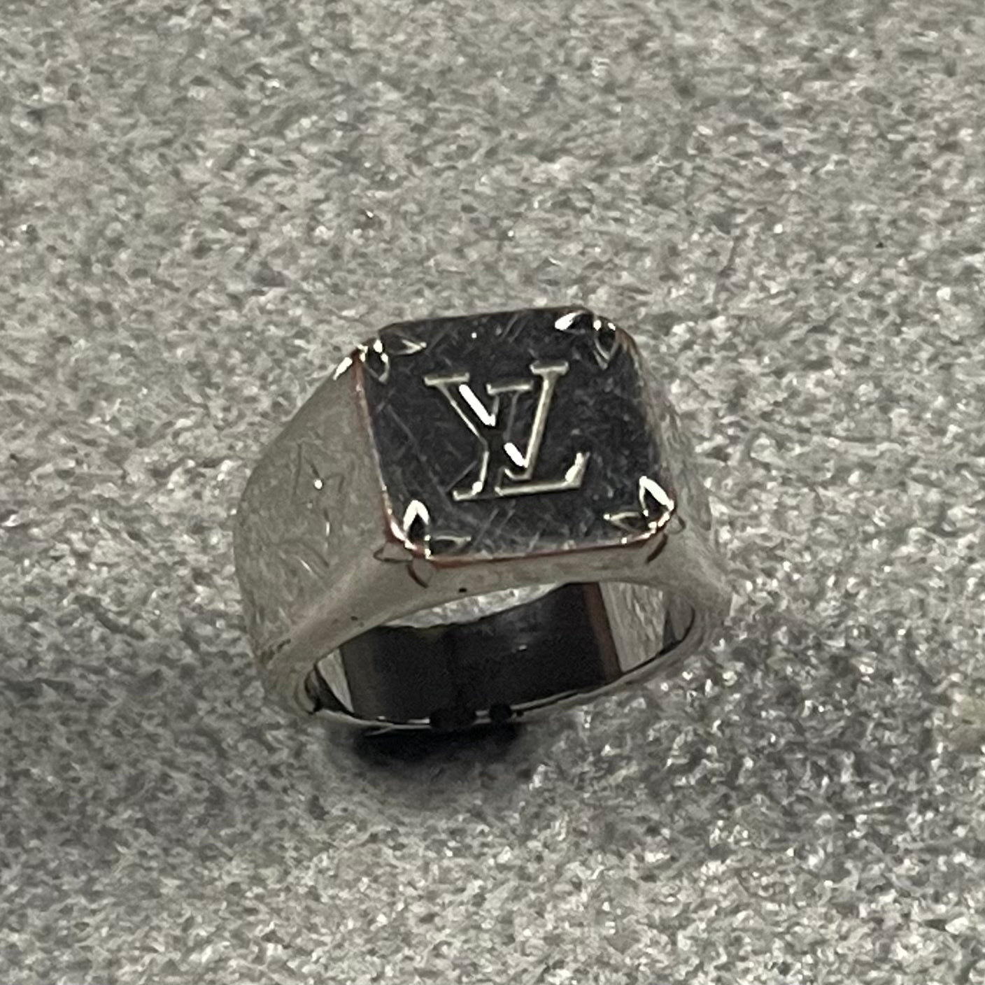 Louis Vuitton Ring (M)