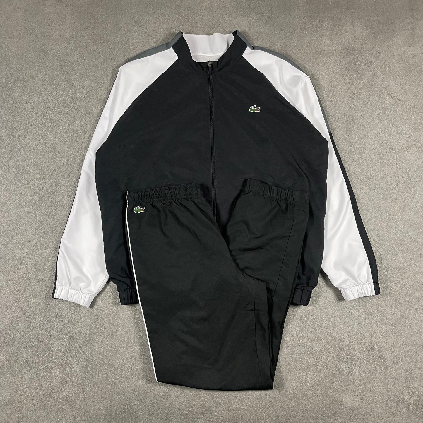 Lacoste Tracksuit (L-XL)