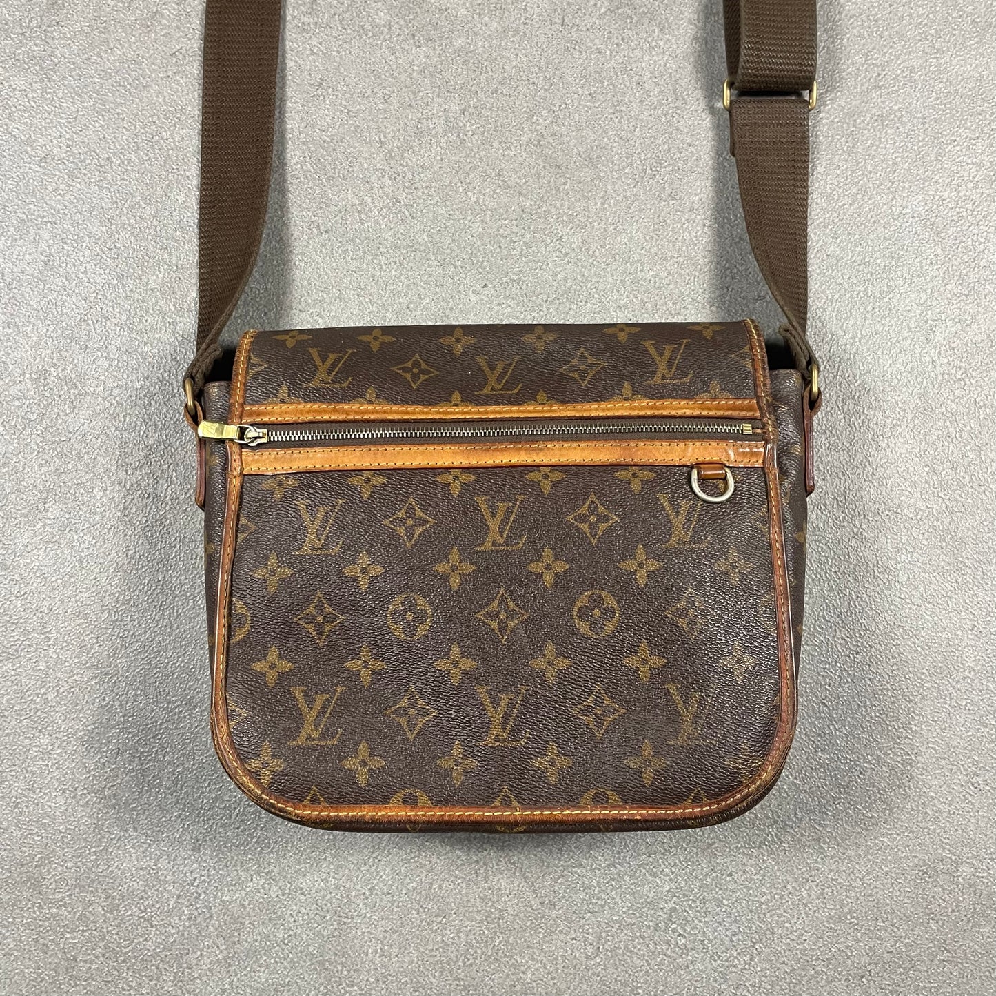 Louis Vuitton Messenger Bag