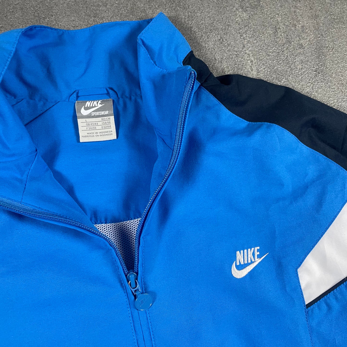 Nike vintage jacket (L)