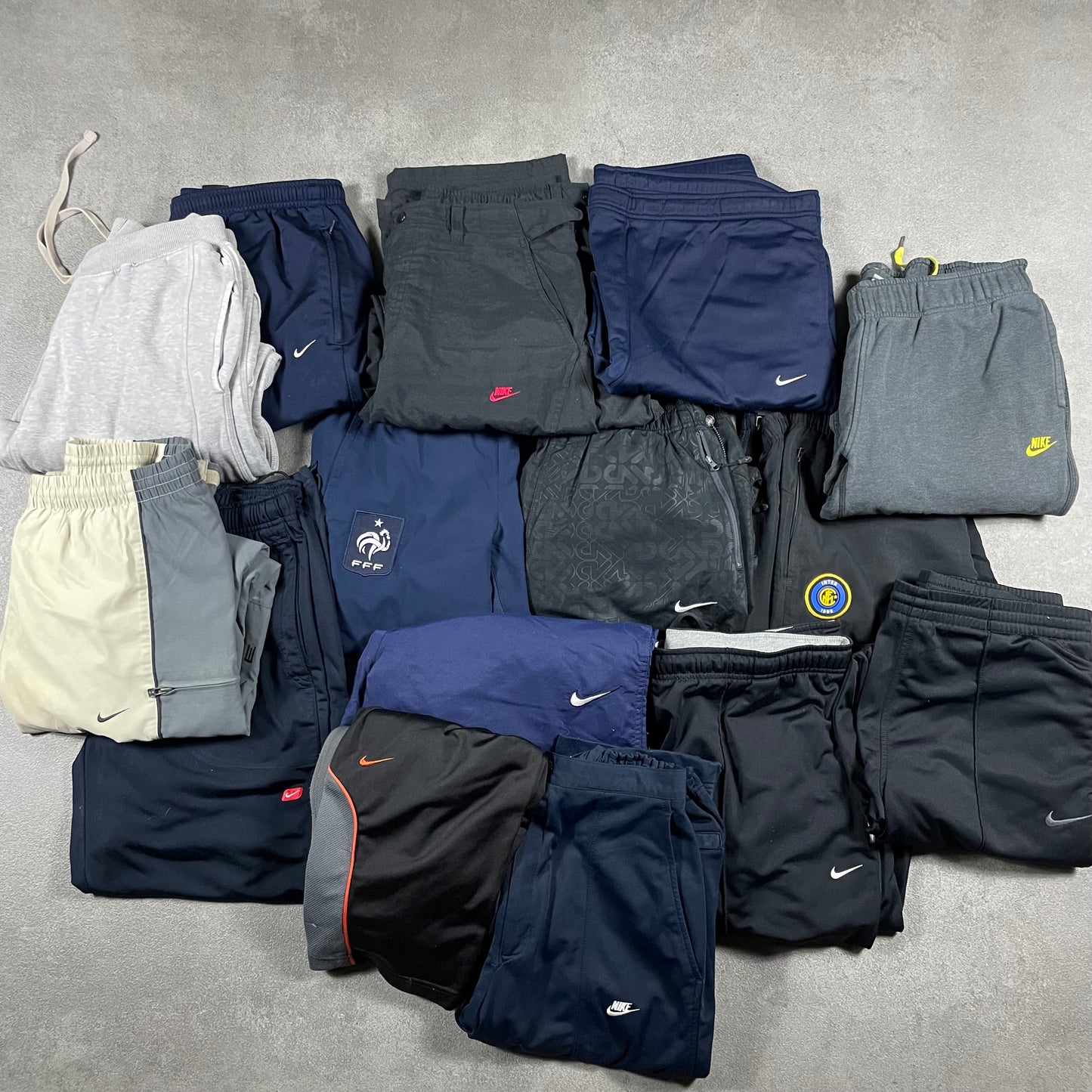 Nike Bulk (Trackpants x15)