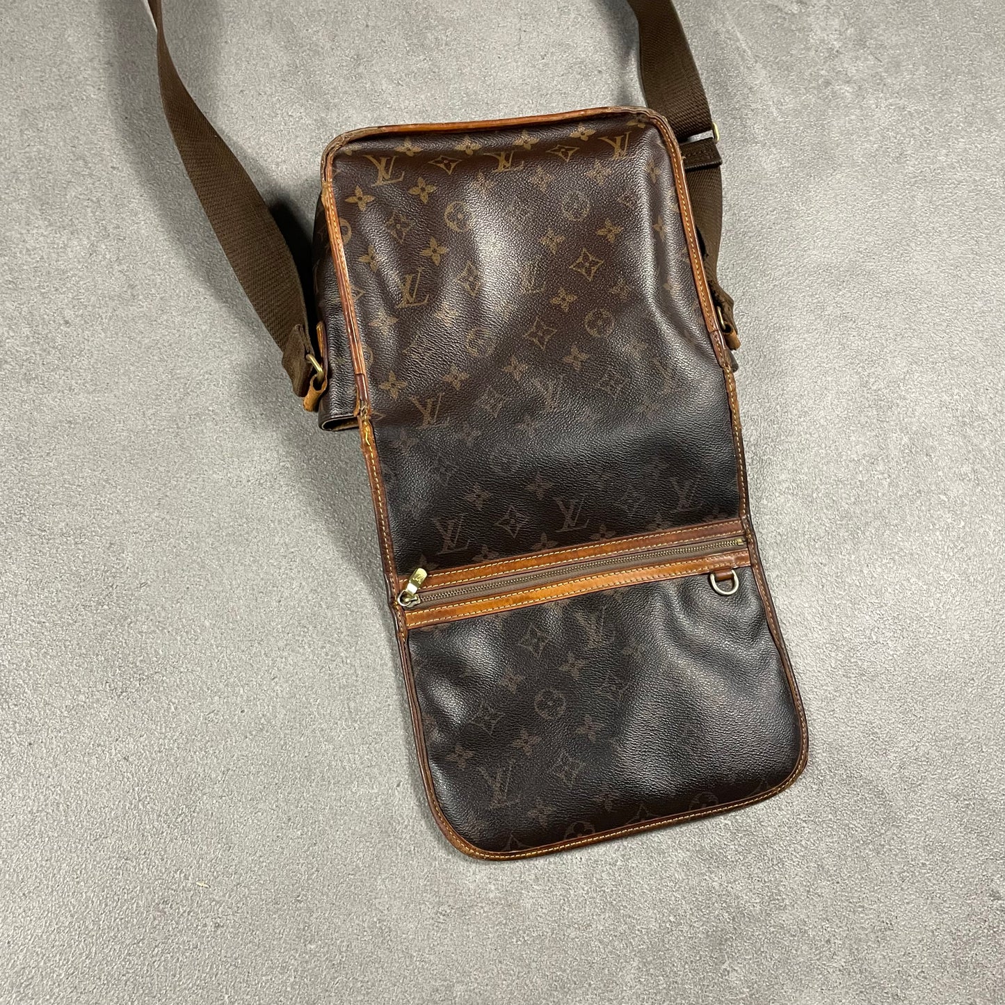 Louis Vuitton Bosphore Bag