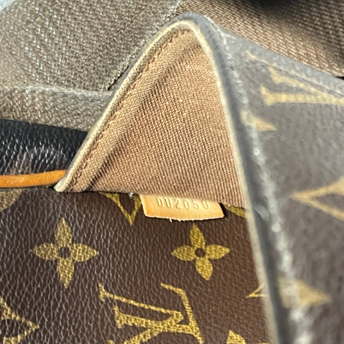 Louis Vuitton Bosphore Bag