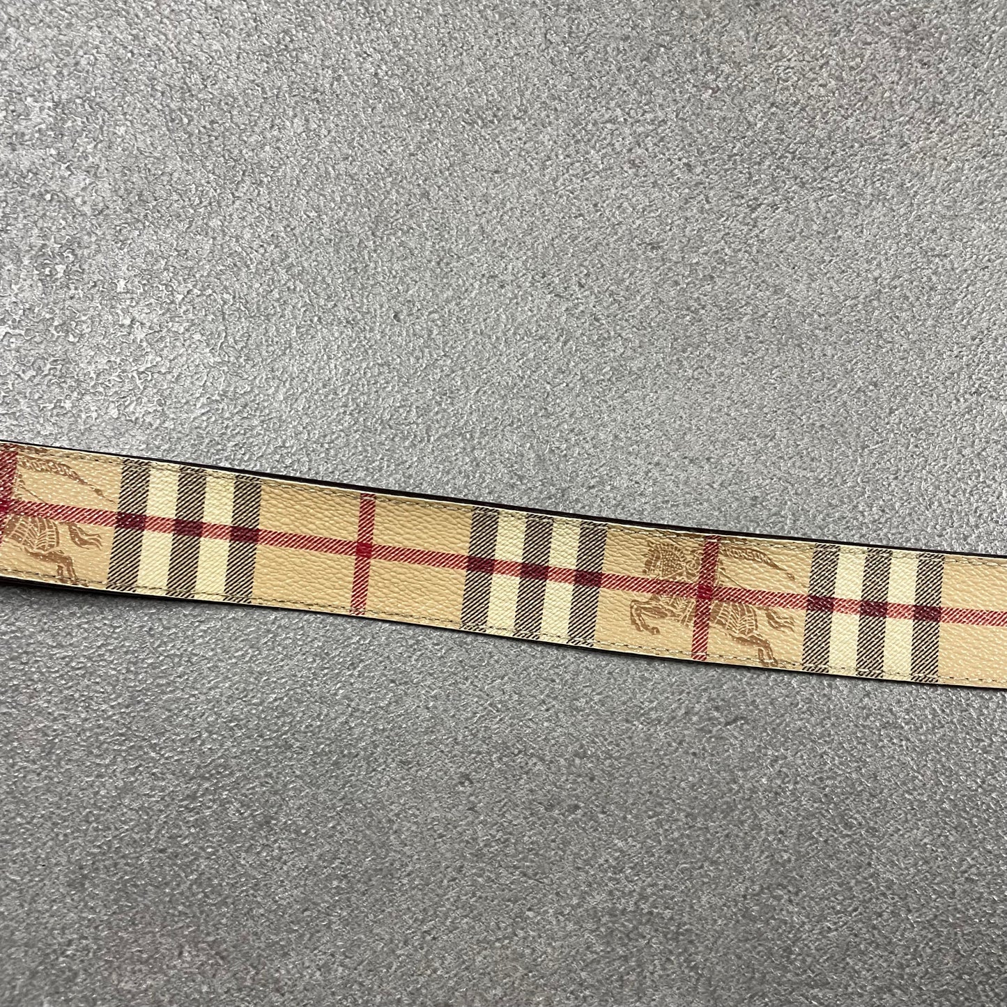 Burberry belt (105)