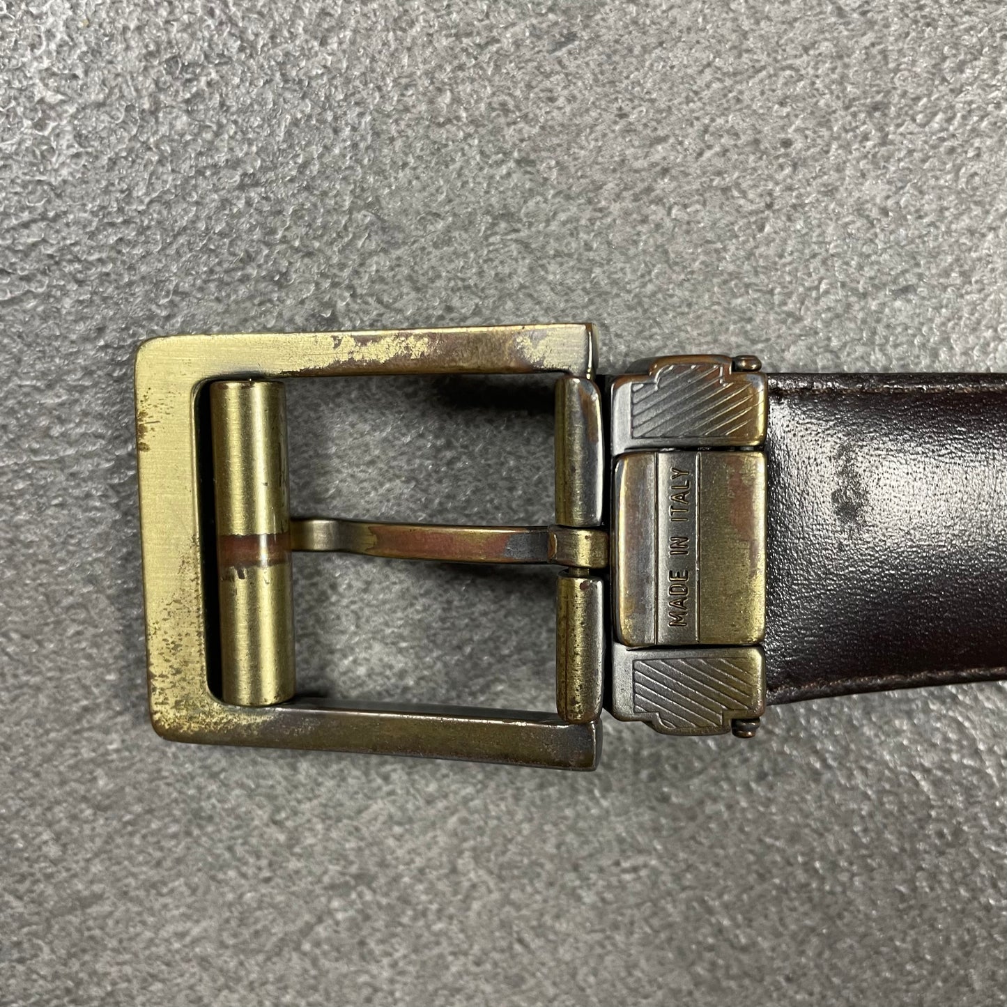 Burberry belt (105)