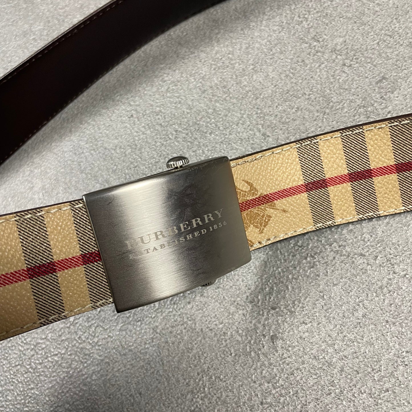 Burberry vintage belt (105)