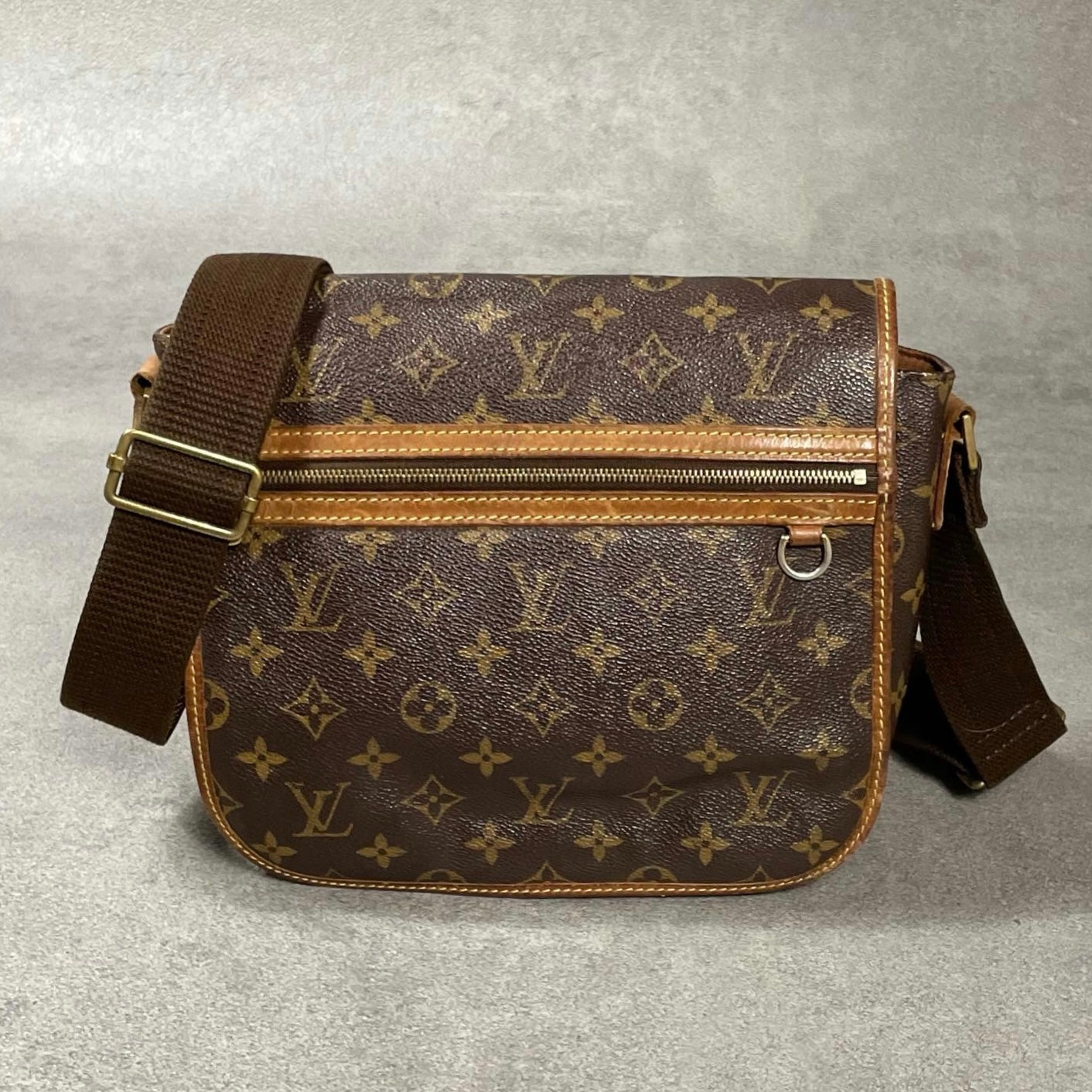 Louis Vuitton Messenger Bag