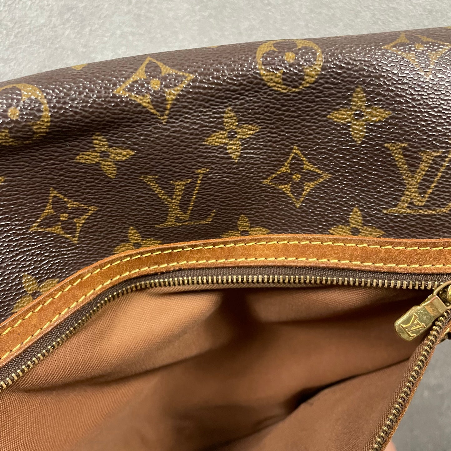 Louis Vuitton Messenger Bag