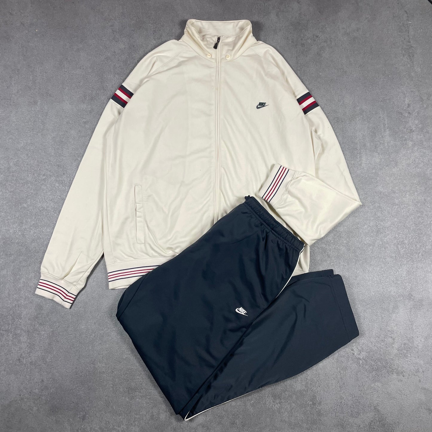 Nike vintage Tracksuit (XL)