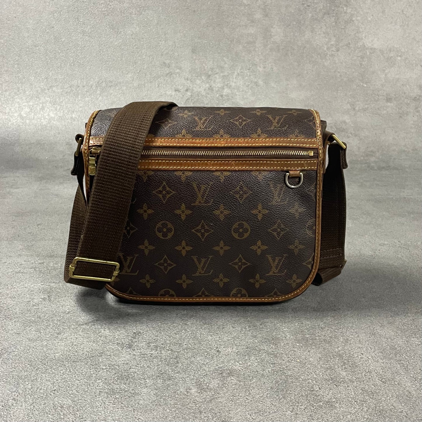 Louis Vuitton Messenger Bag