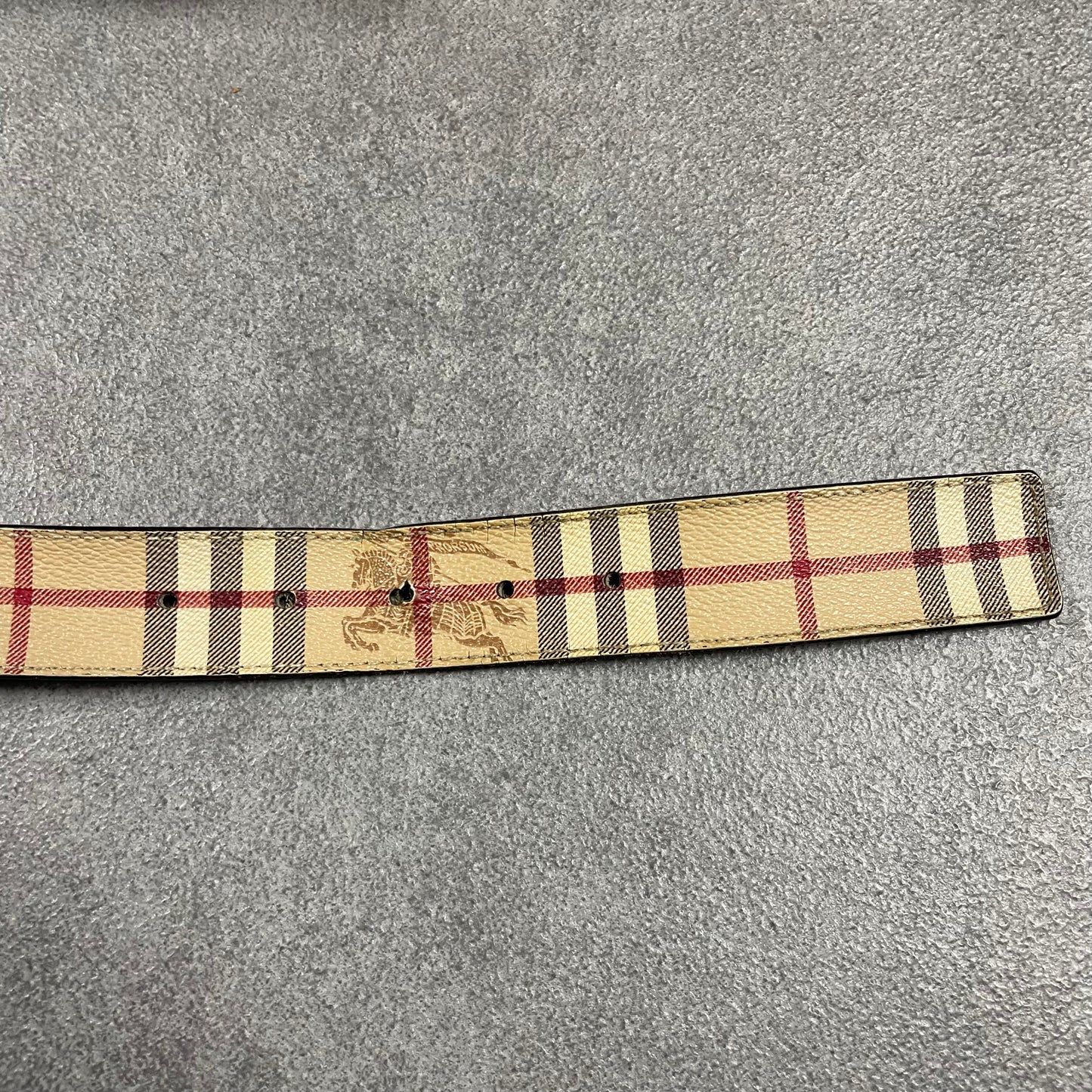 Burberry belt (105)