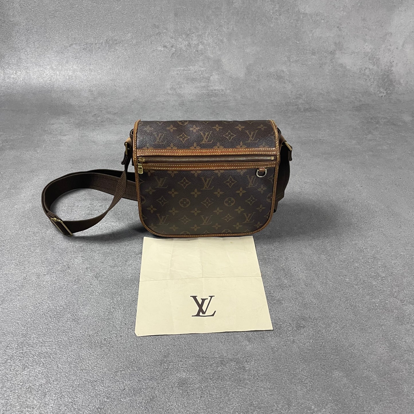 Louis Vuitton Messenger Bag