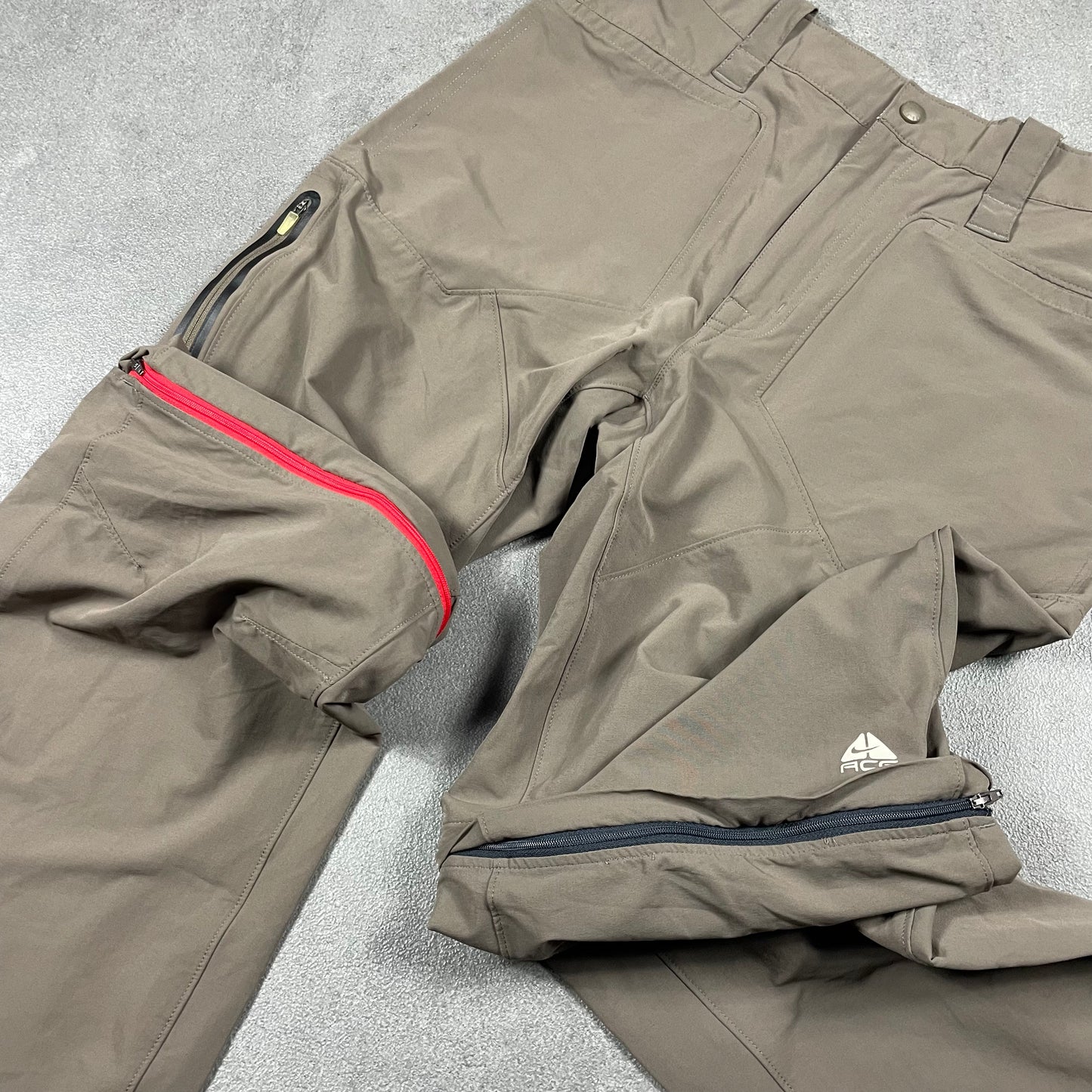 Nike ACG pant + short (32)