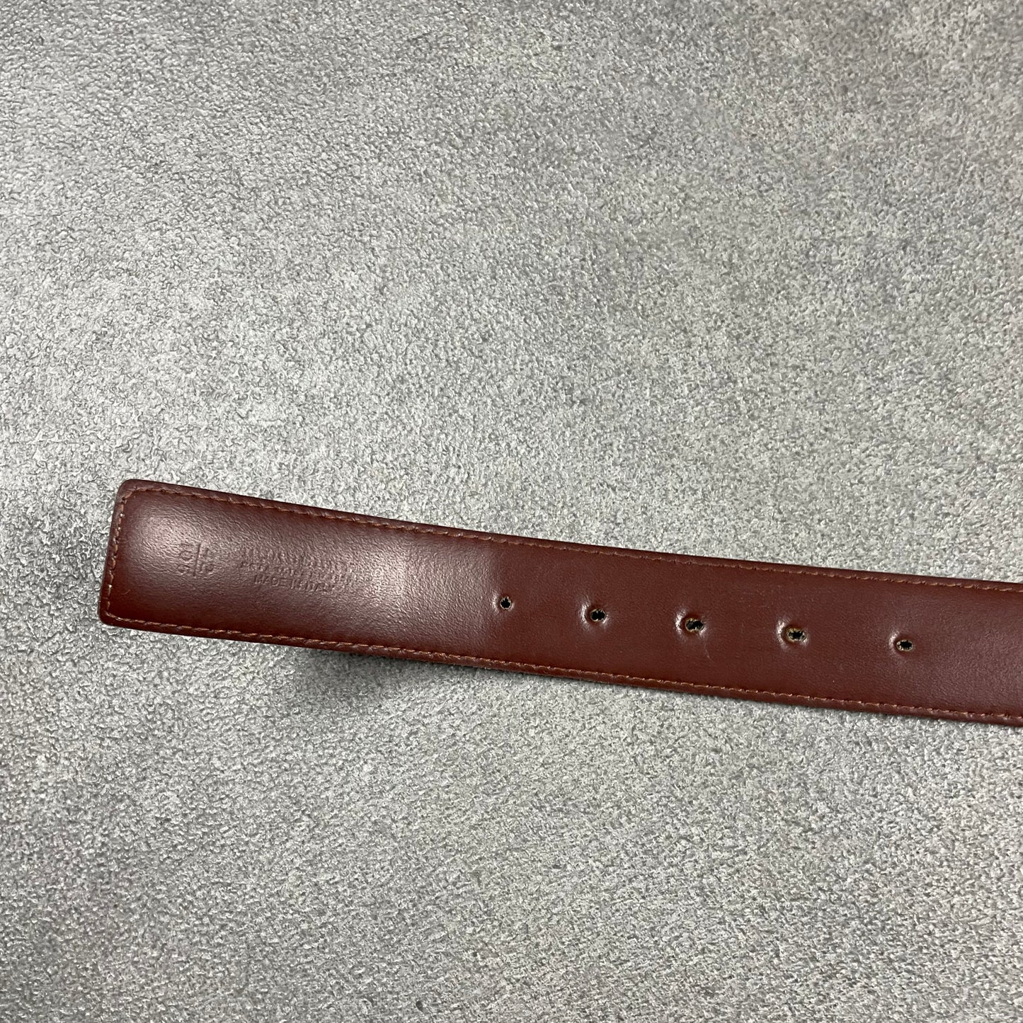 Burberry vintage belt (105)