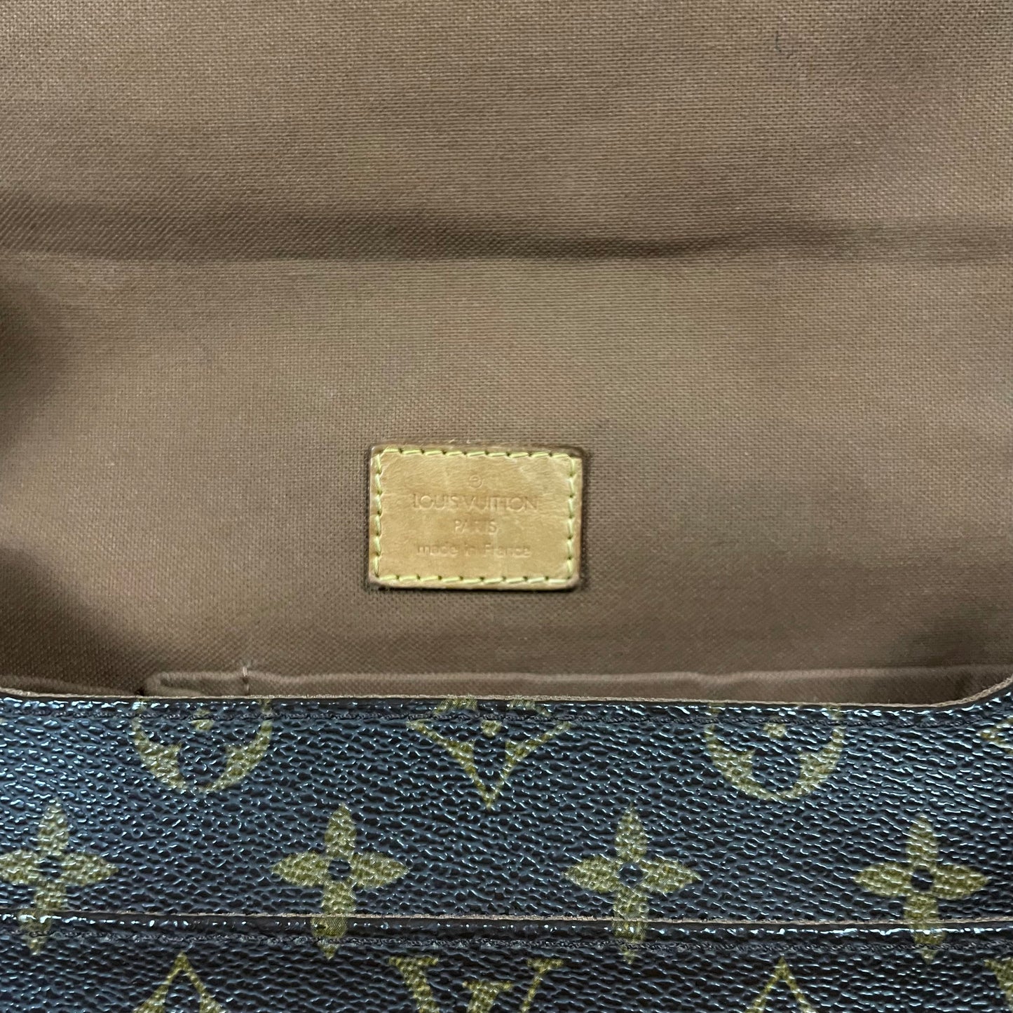 Louis Vuitton Messenger Bag