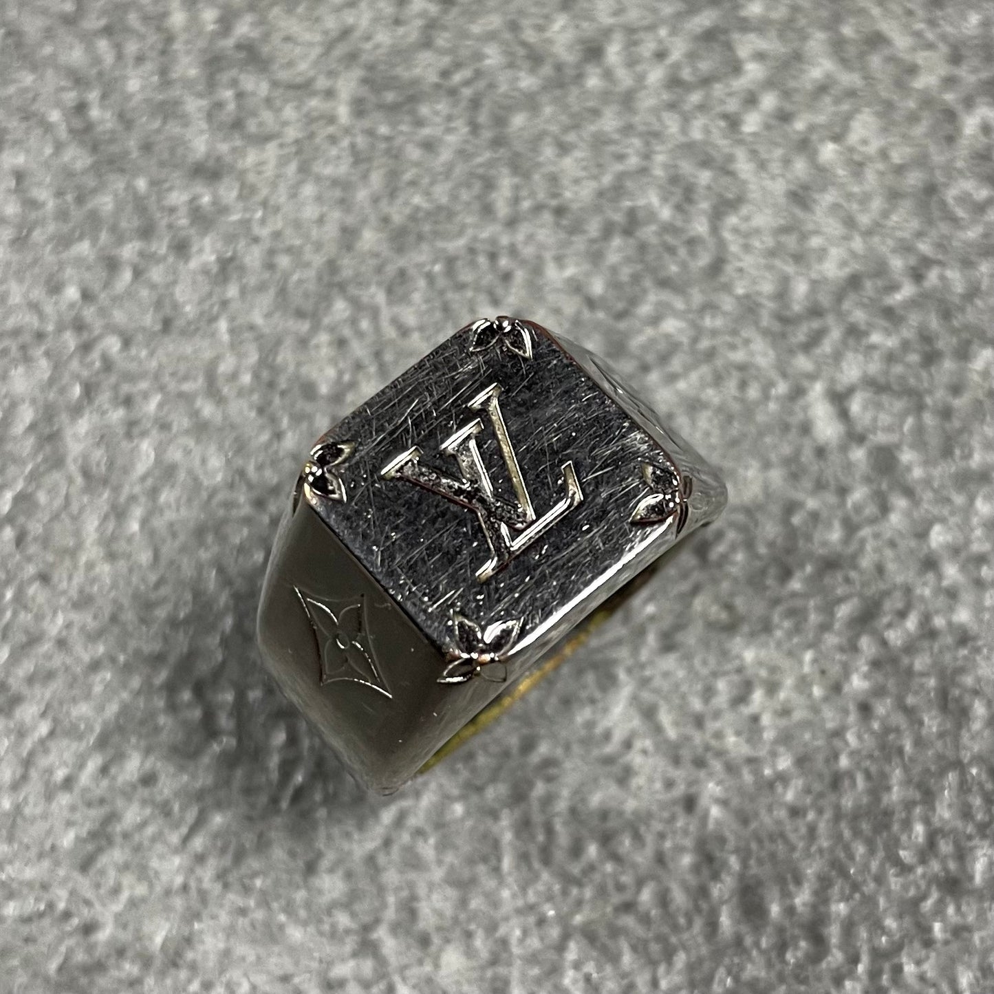 Louis Vuitton Classic Ring