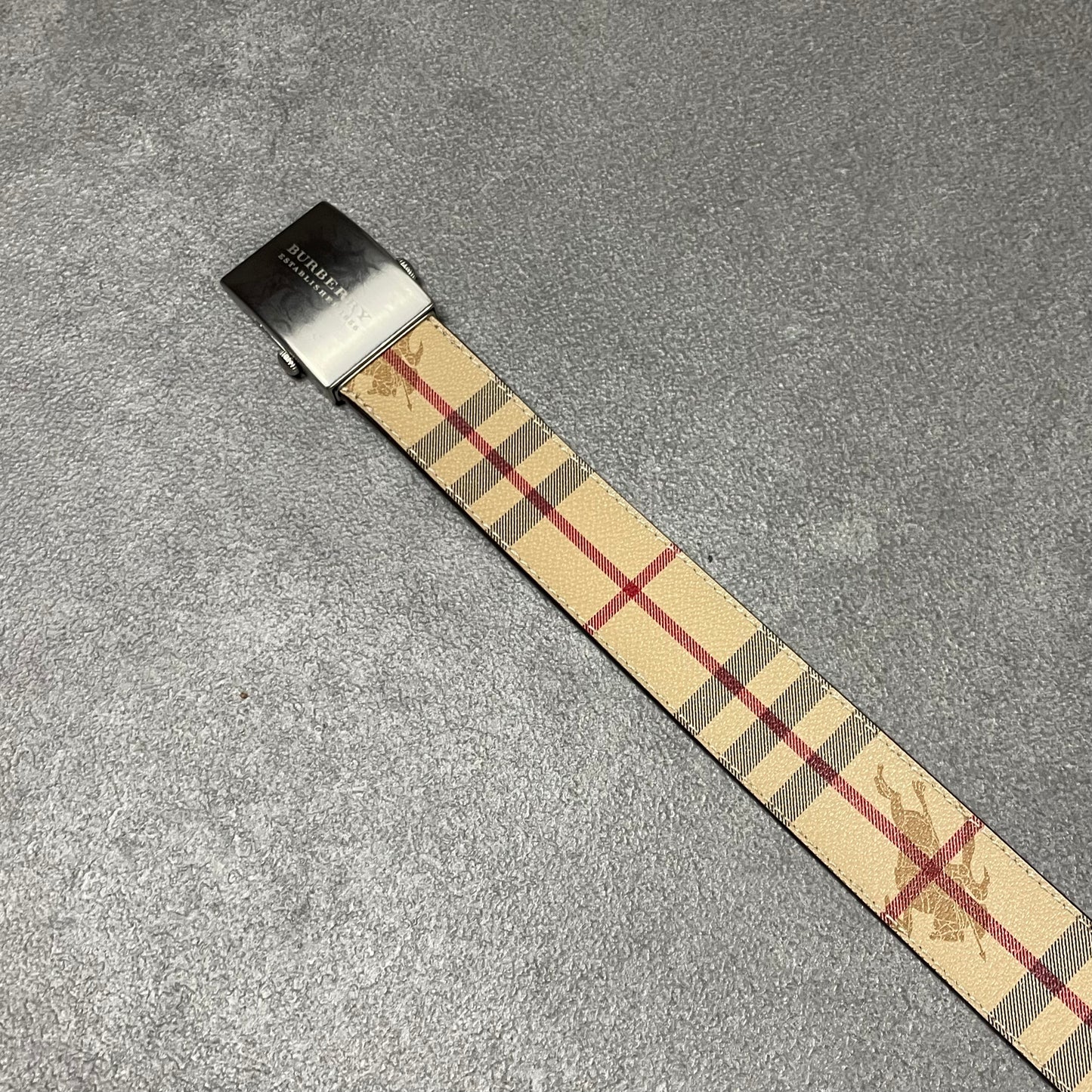 Burberry vintage belt (105)