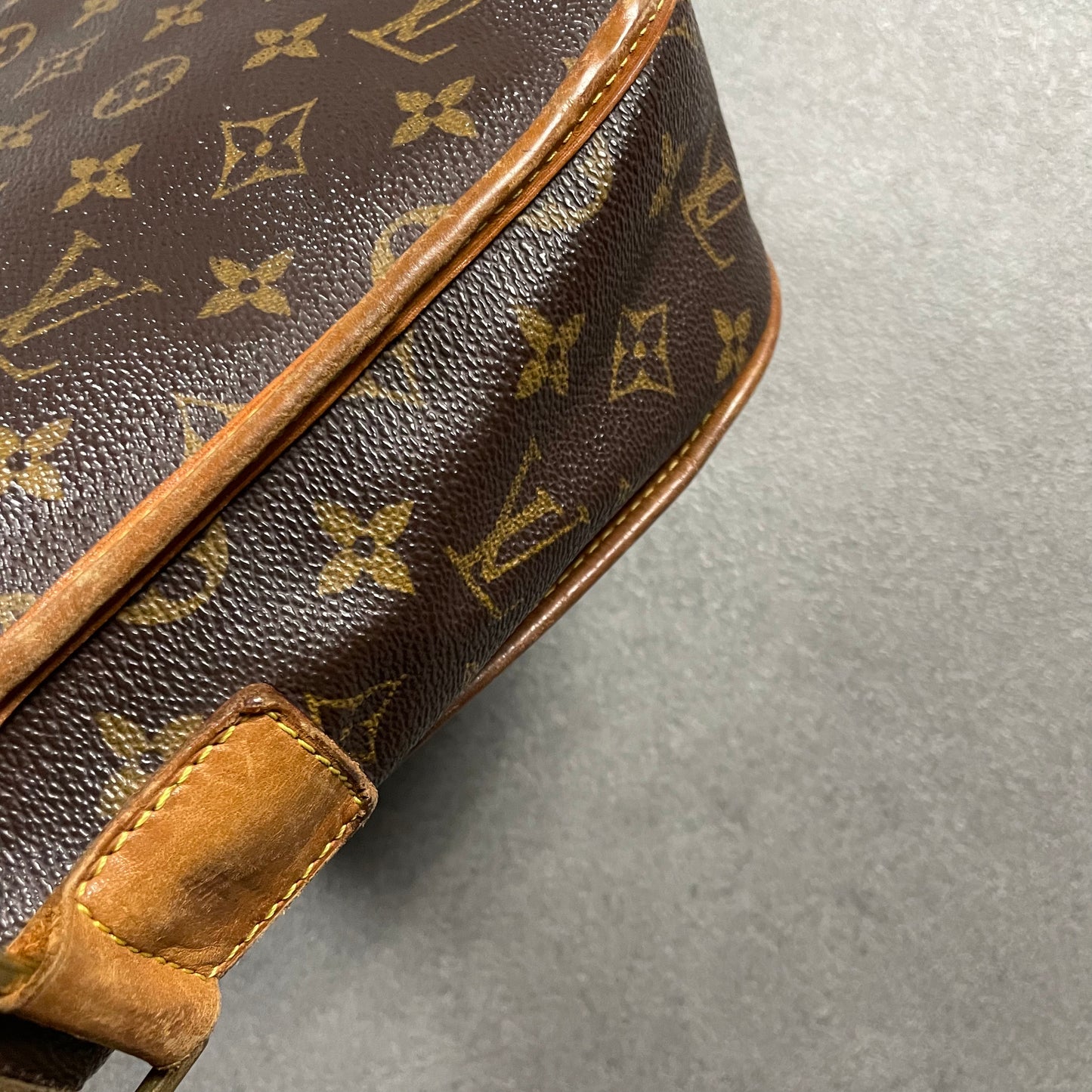 Louis Vuitton Messenger Bag