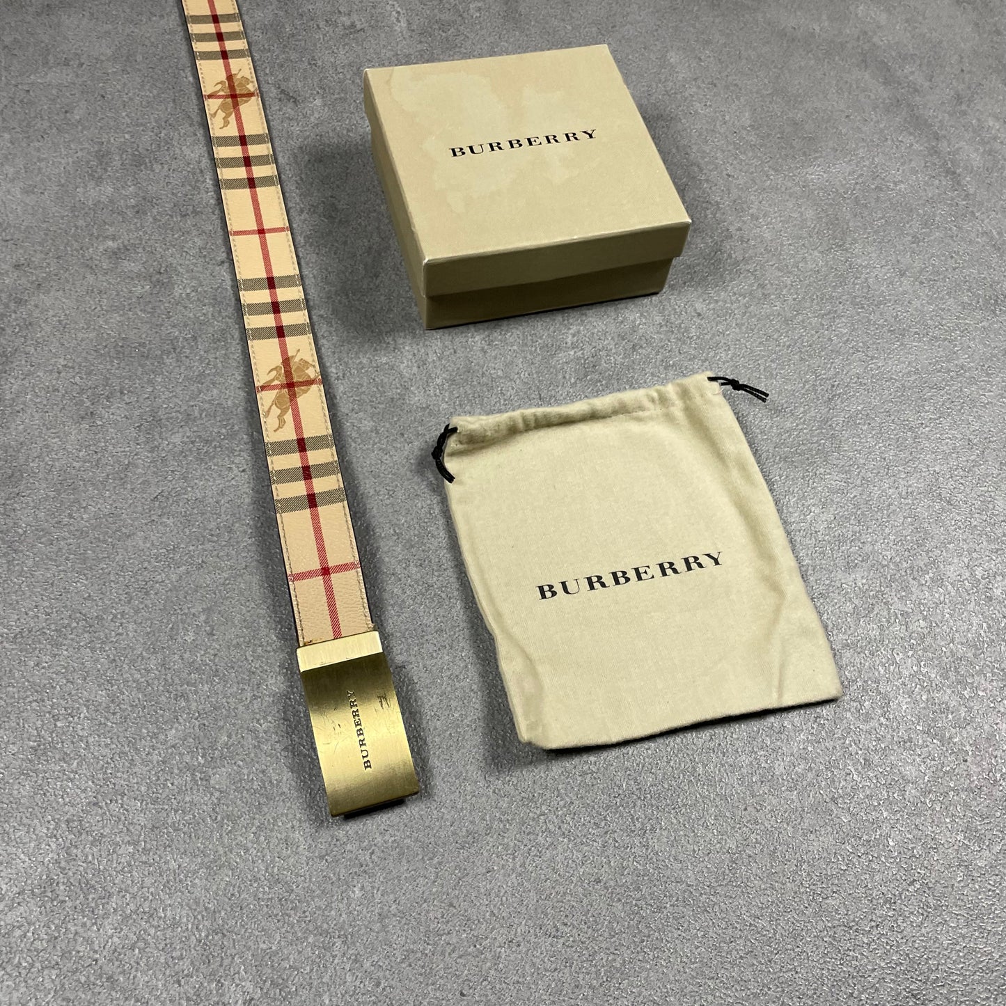 Burberry vintage belt (105)