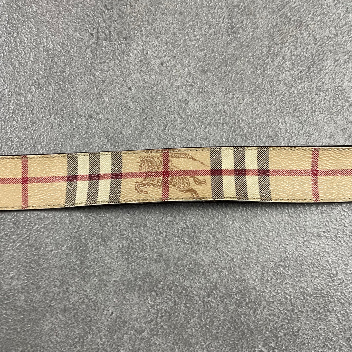 Burberry belt (105)