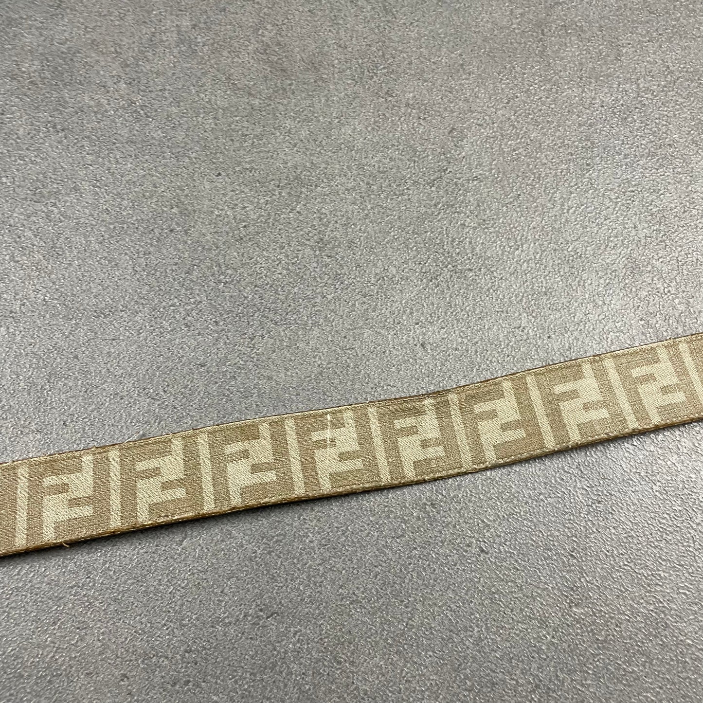 Fendi vintage belt (95-100)