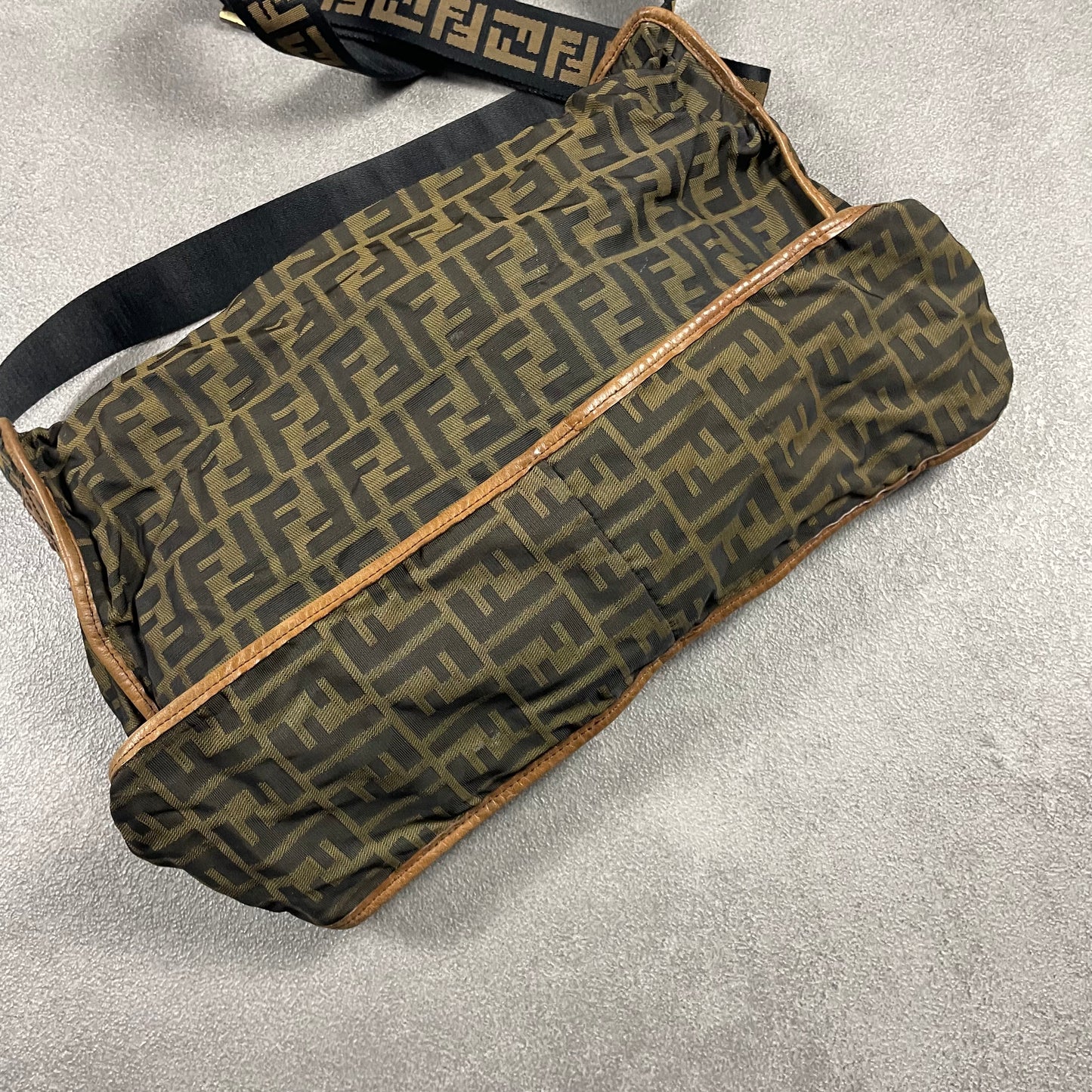 Fendi vintage Messenger