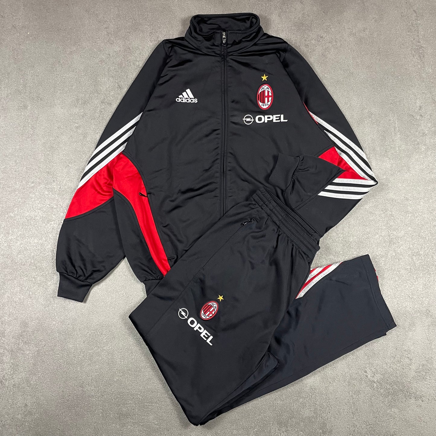 Milan AC x Adidas Suit (L)