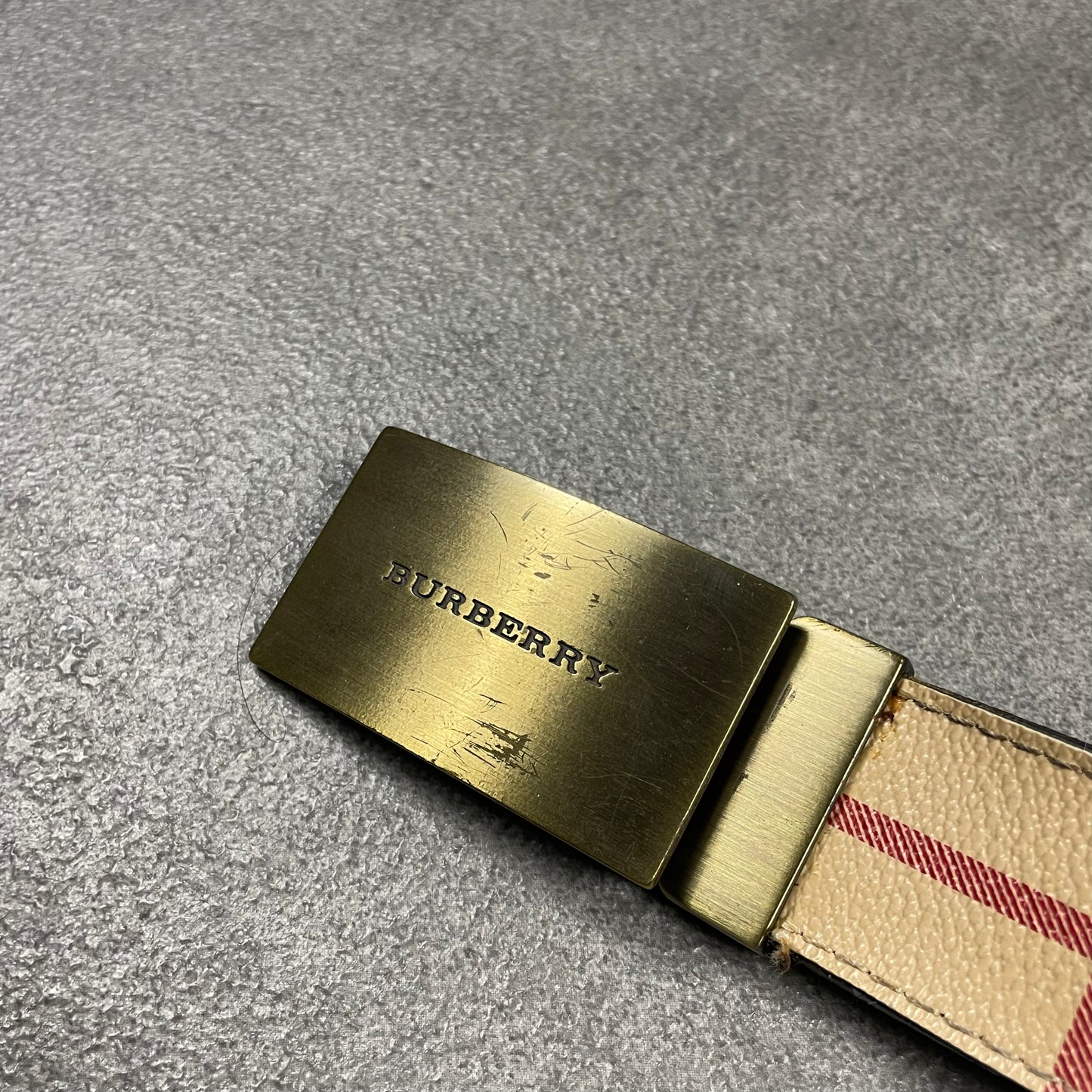 Burberry vintage belt (105)