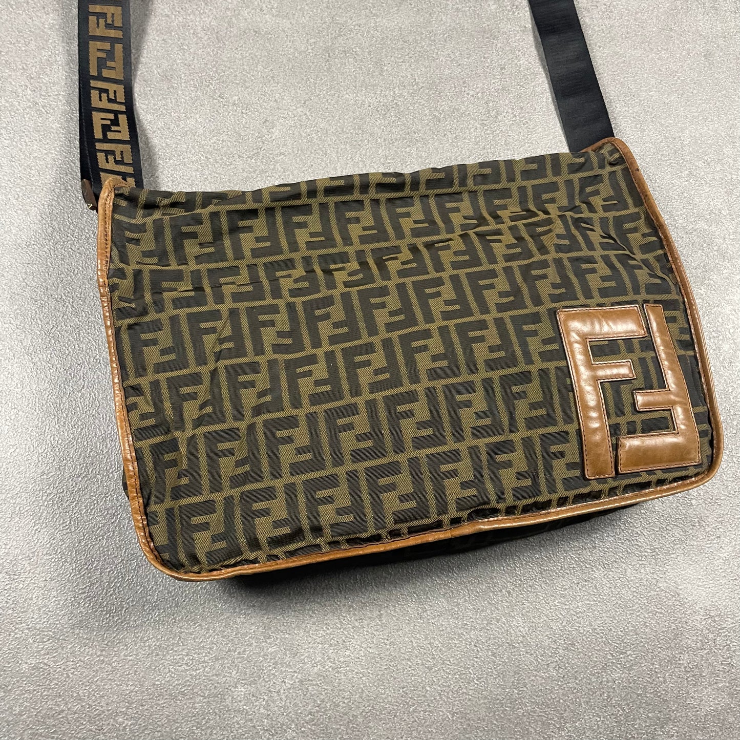 Fendi vintage Messenger