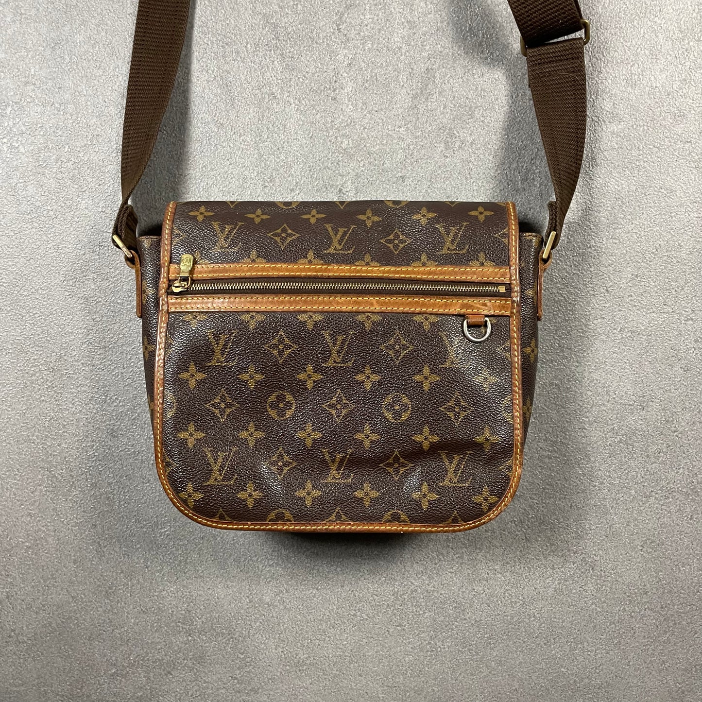 Louis Vuitton Messenger Bag